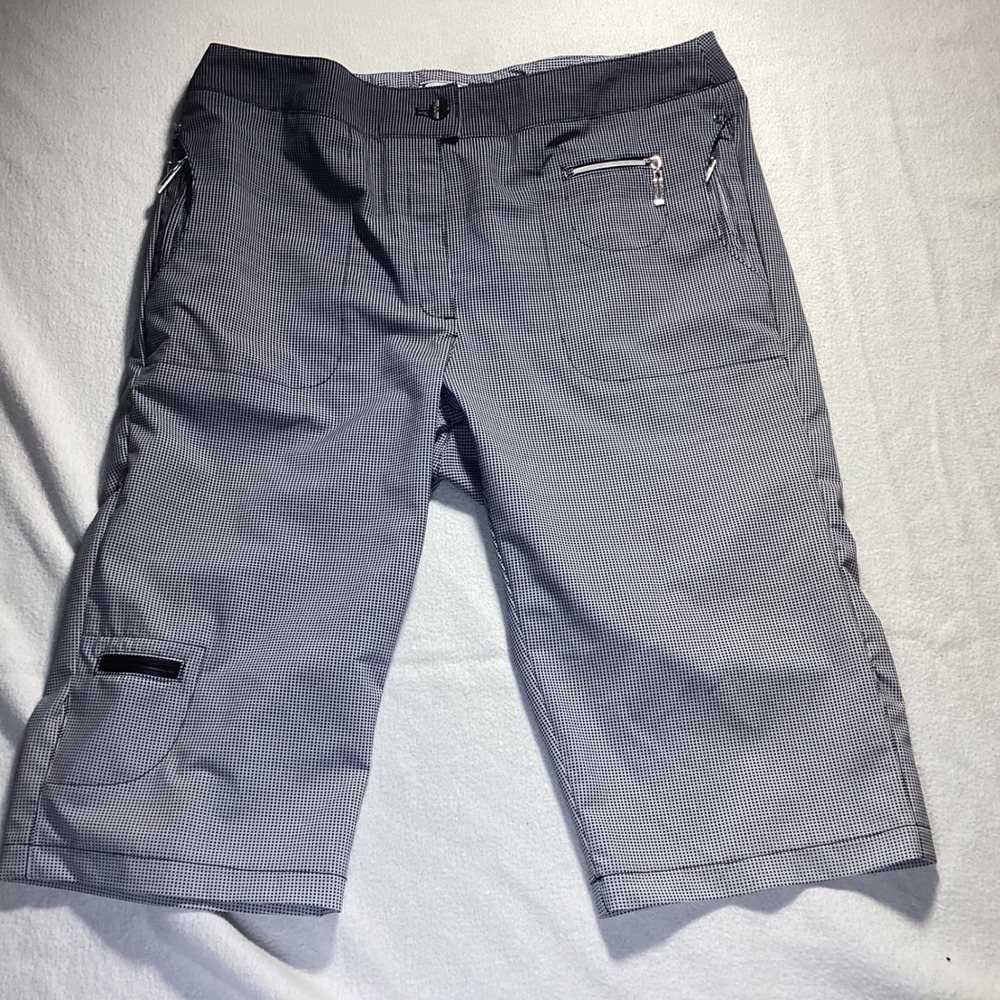Jamie Sadock Black White Micro Check Golf Capris Shorts  Size 6